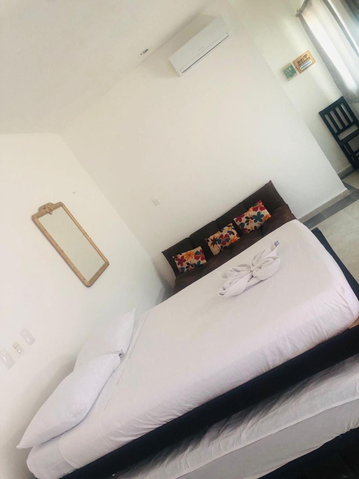 Easy Hotel Playa del Carmen Buitenkant foto